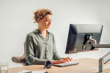 Ergonomische hulpmiddelen toetsenbord muis monitorarm