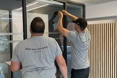 Installatie akoestische pod ergodome team