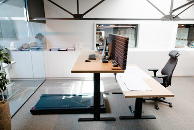 Tapis de marche bureau assis debout et chaise de bureau ergodome office