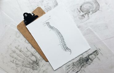 Het verschil tussen spondylolyse en spondylolisthesis